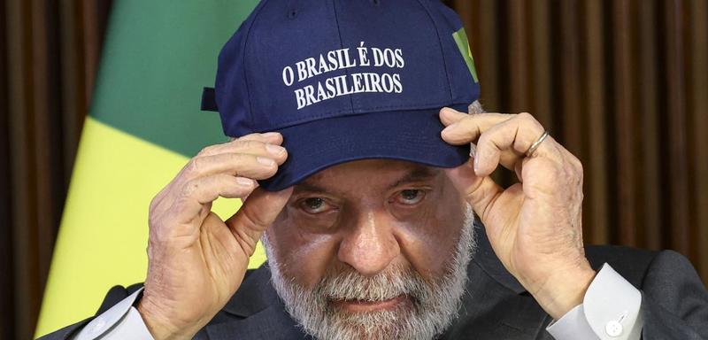 Nosso boné nunca será vermelho
