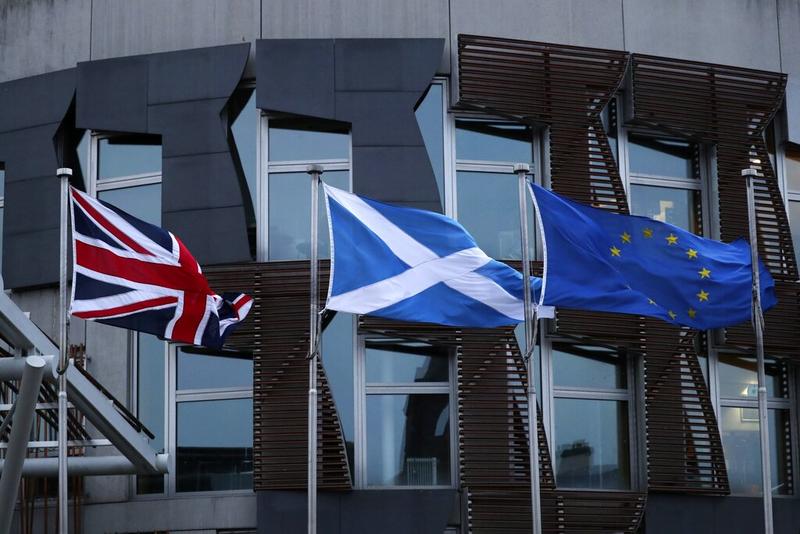 Viral video of Scottish girl with knife exposes Western antidiscrimination madness