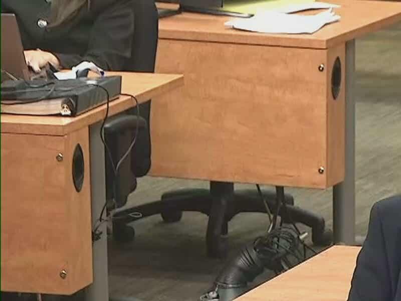 Pourquoi l’ex-shérif Caire toussote tant