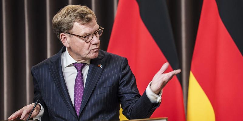 Wadephul droht Iran mit Wiedersetzung von Sanktionen