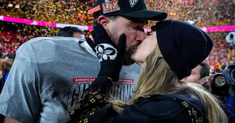 Verliebter Superstar: Amore und Abverkauf - die Verlobungsshow von Taylor Swift