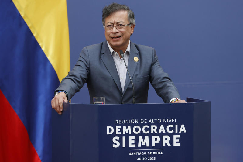 Gustavo Petro: o último Aureliano e o palanque do crime