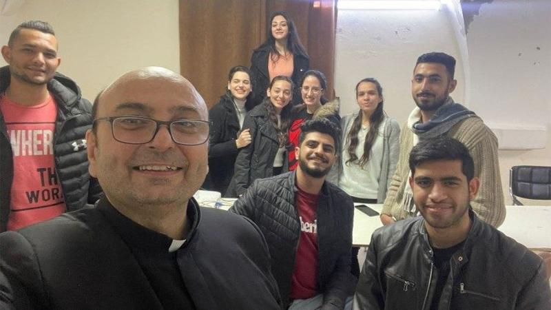 Gaza, padre Romanelli (ferito) al cardinale Battaglia: Â«La preghiera ci sta dando forza nelle difficoltÃ Â»