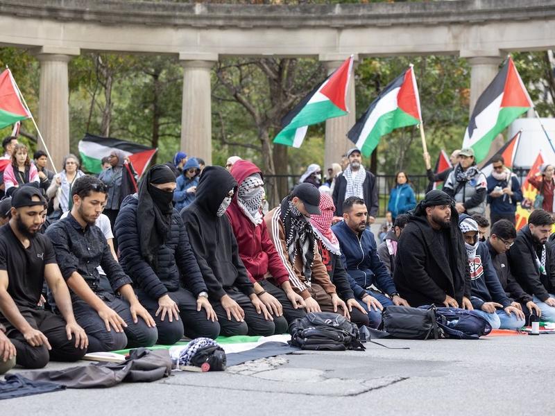 Leslie Roberts: Quebec calls street prayer what it is — intimidation