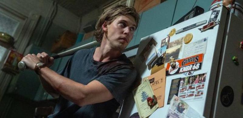 Austin Butler enfim se revela um astro no deliciosamente perverso filme 'Ladrões'