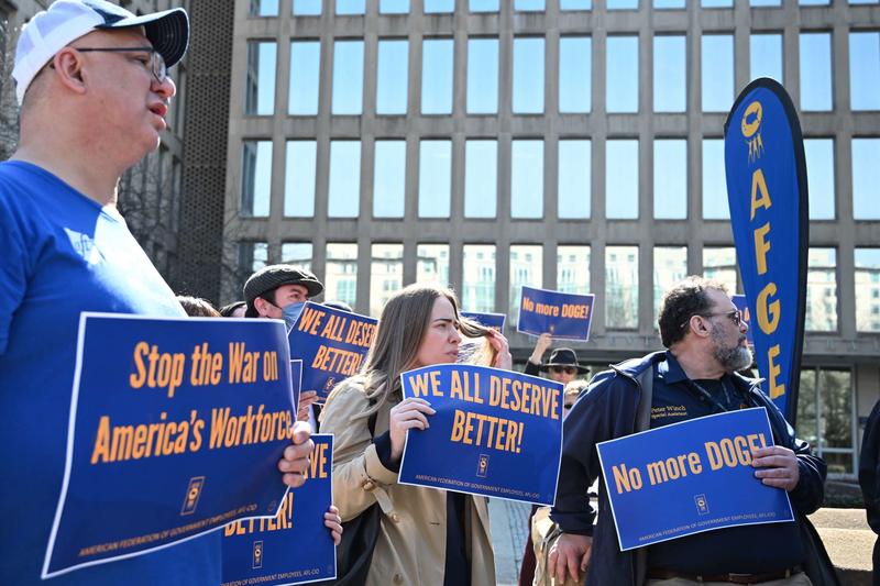 Trump Executive Order Ahead of Labor Day Targets Unions at More Federal Agencies