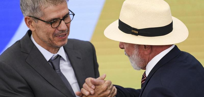 Hora da comunicação lulista mostrar quem impede o combate à inflação e acelera a concentração de renda via arrocho salarial
