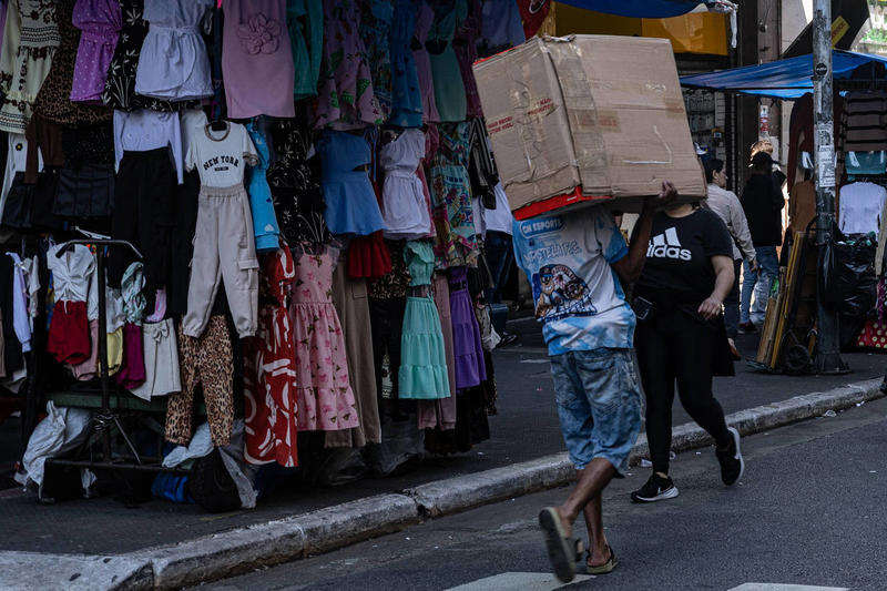 Maioria da população fazendo bicos é síntese das desigualdades de nosso país