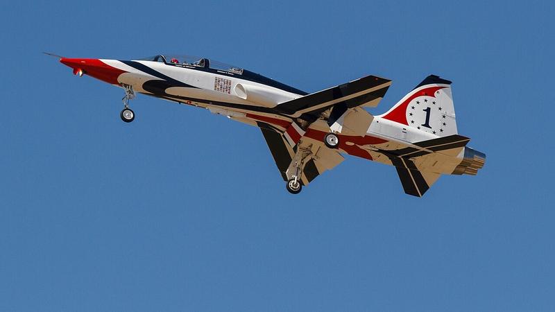 Why the US Air Force Prefers the T-38 Talon over the Navy’s T-45 Goshawk