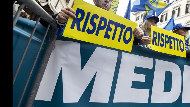 Medico picchiato nello studio dove venne ucciso il suocero. La moglie: “Ma sarà fatta giustizia, come è stato per mio padre”
