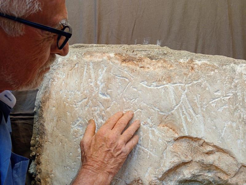 Val Camonica, tornano gli uri: che sorpresa il calco del masso misteriosamente scomparso