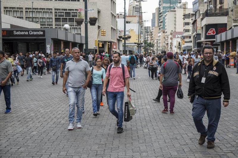 Caracas entre la tensión y la rutina: así viven los venezolanos el despliegue militar de EE UU en el Caribe