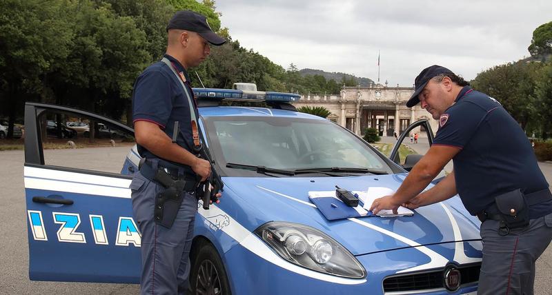 Monza, al volante con la patente del cugino: tradito dalla foto, era ricercato per una rapina