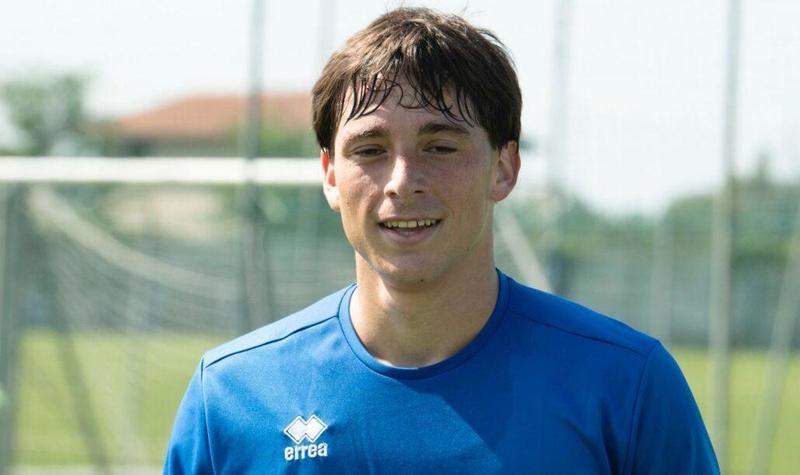 Apertura straordinaria della biglietteria al Centro Fabbri questa mattina, per limitare le code ai botteghini. Tesserati in tempo utile i fratelli Chazarreta. Marcos è un difensore, Juan Cruz attaccante