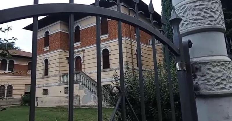 Furia selvaggia contro i genitori e la sorella di 15 anni. Perché quelle coltellate?