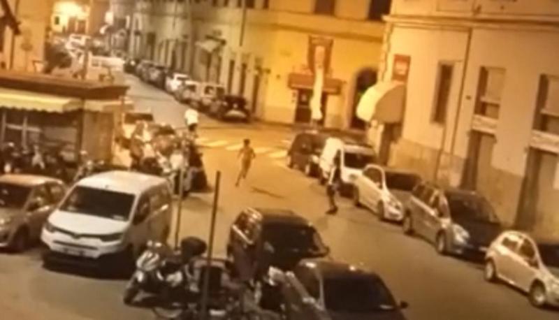 Livorno, caos e risse in centro. Minacce ai residenti: «Non sapete chi siamo, se avete coraggio scendete giù»