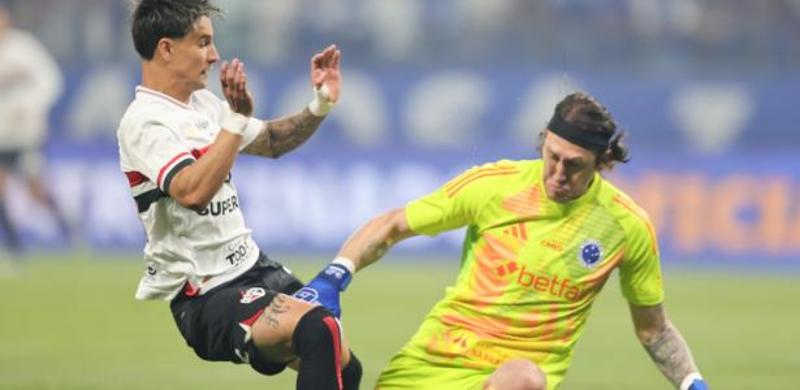 Cruzeiro ensaiou perder, e ganhou muito bem do São Paulo