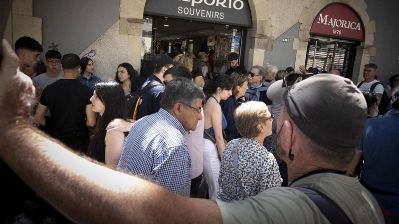 El 'efecto Barcelona' se dispersa: los turistas se alojan fuera y reducen el gasto en la ciudad