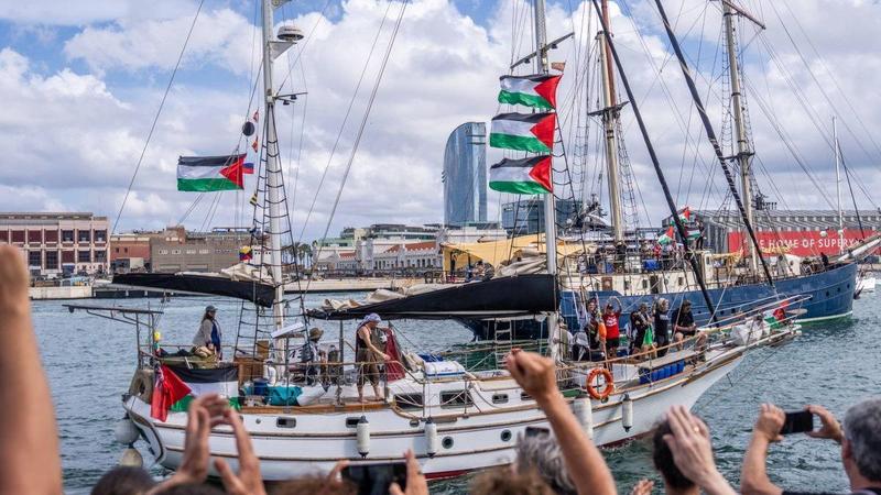 La Global Sumud Flotilla emprende el viaje de Barcelona a Gaza para romper el bloqueo israelí