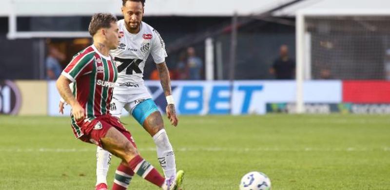 Santos melhora, mas segue perigosamente colado no Z4
