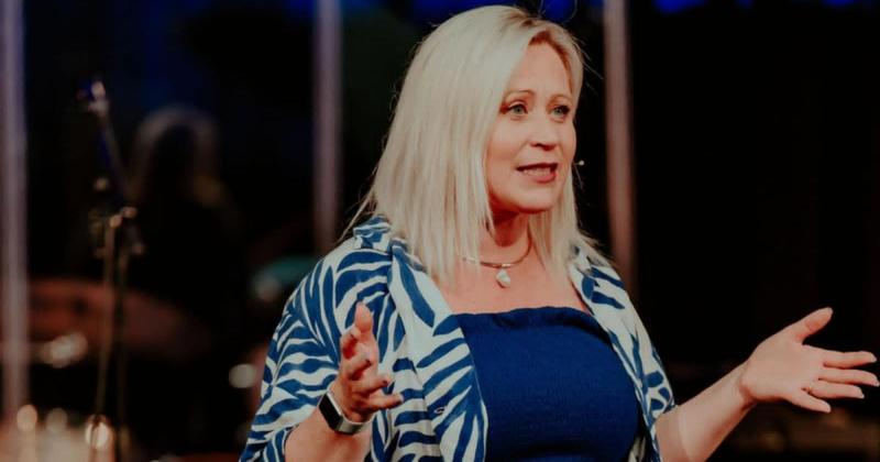 Renowned singer and speaker to lead women's conference in Norfolk