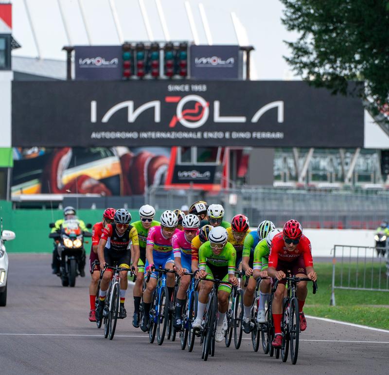 Gp Gabbi Imola 2025: la carica dei 900 in pista, grande festa con i campioni di domani