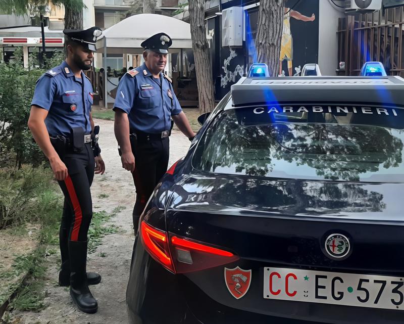 Pugno al barista, c’è il Daspo urbano. Furto in una casa: tre denunciati