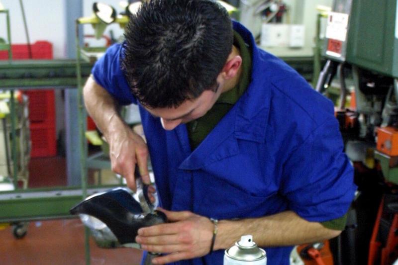 Operai specializzati cercansi: le aziende non trovano giovani