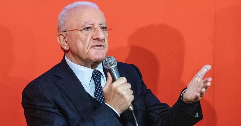 De Luca dentro e fuori nel patto da mago Silvan