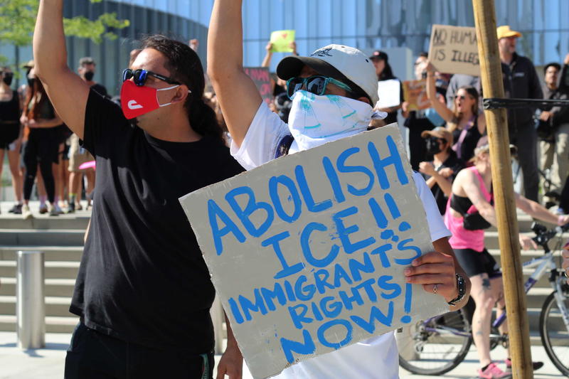 In Southern California, Small Groups of Activists Quietly Undermine ICE Operations