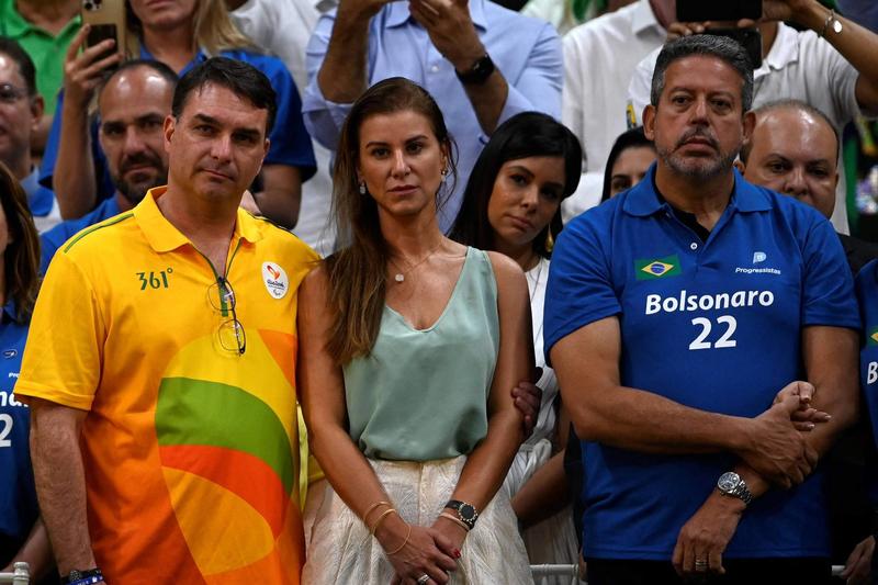 Moraes autoriza visita de Lira a Bolsonaro na véspera de julgamento da trama golpista