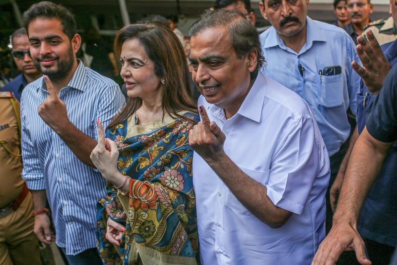 For Billionaire Ambani, It’s All Hands on Deck
