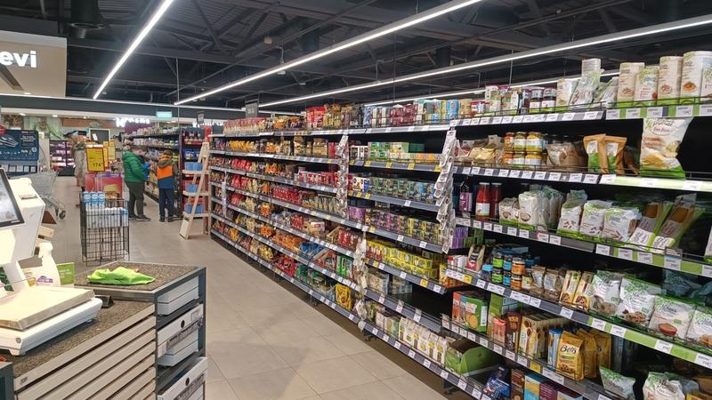 Stupila na snagu nova Uredba Vlade Srbije o ograničenju trgovačkih marži, Mali tvrdi da je uštedeo 700 dinara