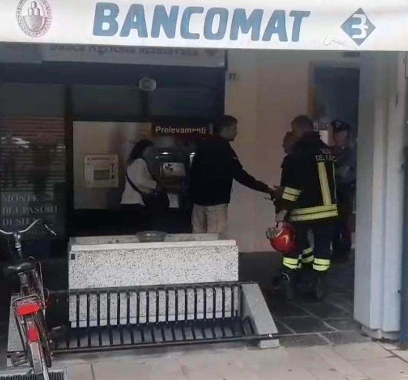 Reggiolo, fallisce il colpo della banda del bancomat