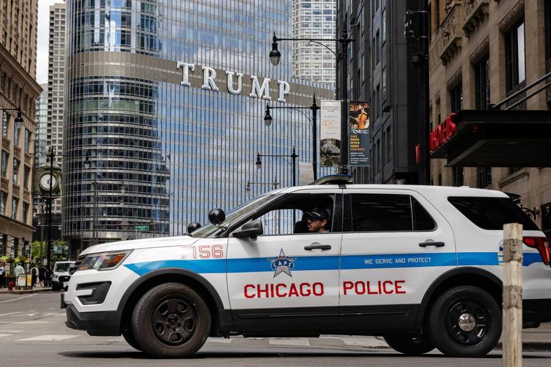 Can Illinois’ governor keep the National Guard out of Chicago?
