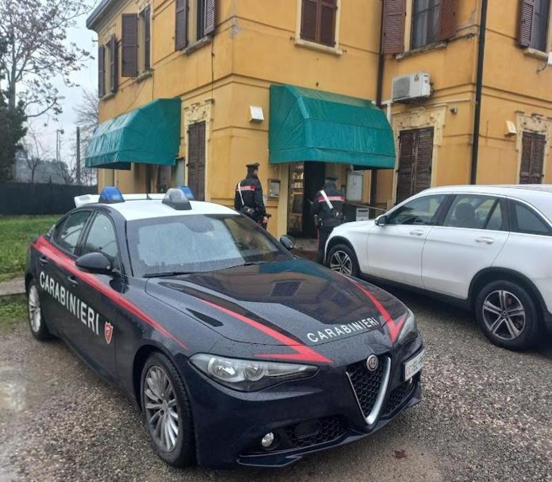Novellara, rapinatore solitario alla farmacia di Santa Maria