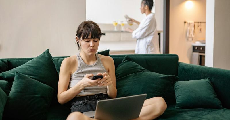 Snooping to Catch a Cheating Mate?
