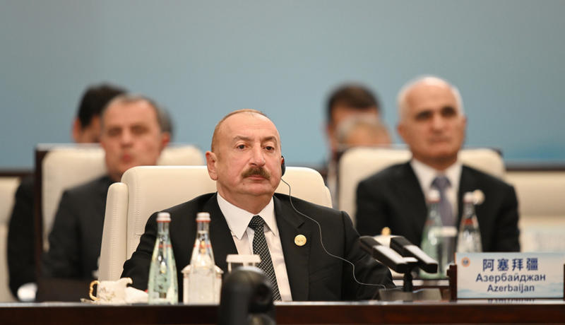 Ayağa qalxaraq alqışlanası strategiya - Politolo