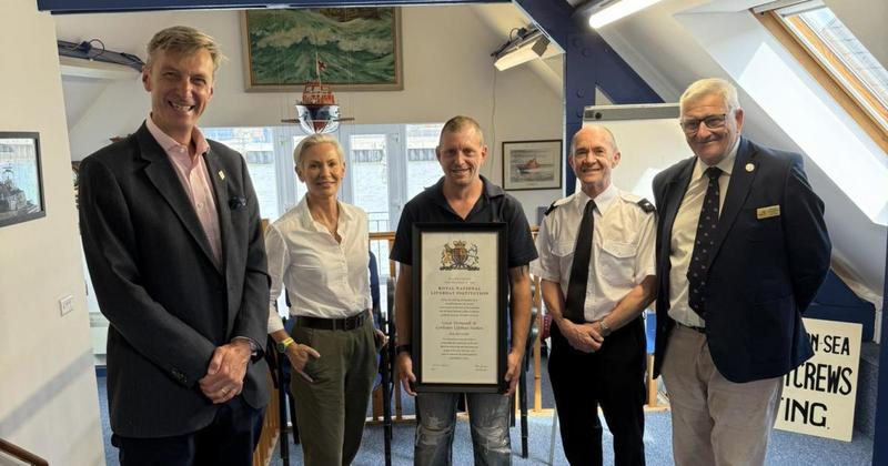 Lifeboat receives award to celebrate 200 years of saving lives