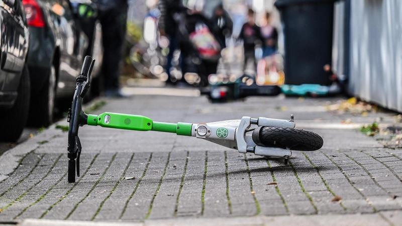 Jugendliche fahren Rentner in Weimar an: 74-Jähriger stirbt nach E-Scooter-Unfall