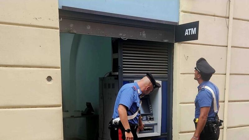 Sorrento, corrieri di ciboÂ e autisti NCC nel mirinoÂ dei ladri: ondata di furtiÂ ad agosto, un arresto