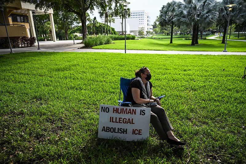 Faculty Want Answers on University Supplying Equipment for “Alligator Alcatraz”