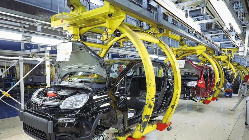 Stellantis agli operai di Pomigliano: chi vuole andare a lavorare in Serbia?Â  Tensione nello stabilimento