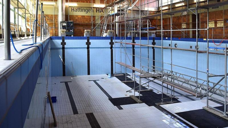 Bitte nicht abtauchen: Das Schwimmbad wird zum Krisengebiet