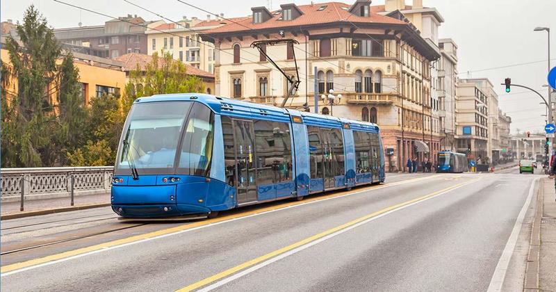 Padova, la lezione a Modena sulla mobilità: «Col nuovo tram traffico calato del 40 per cento»