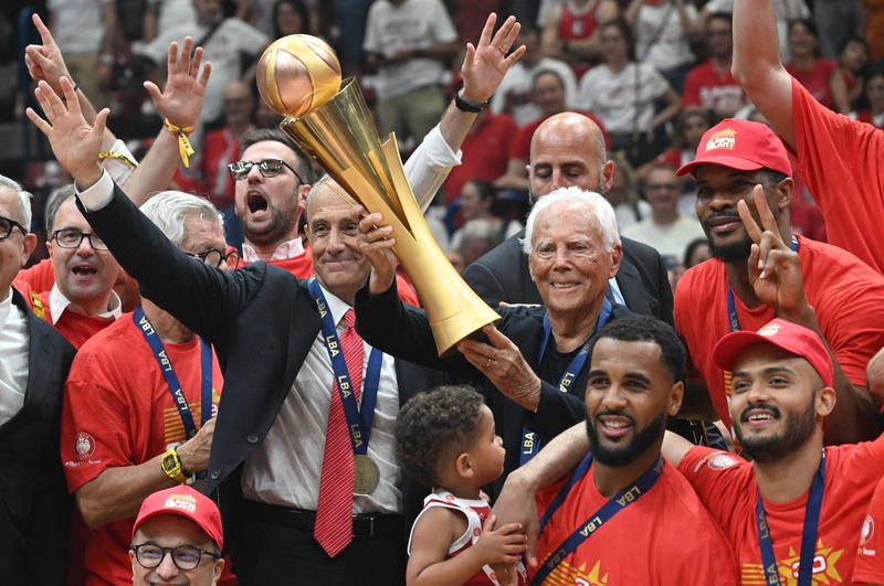 Quella passione per il basket, riportando l’Olimpia Milano agli antichi fasti /