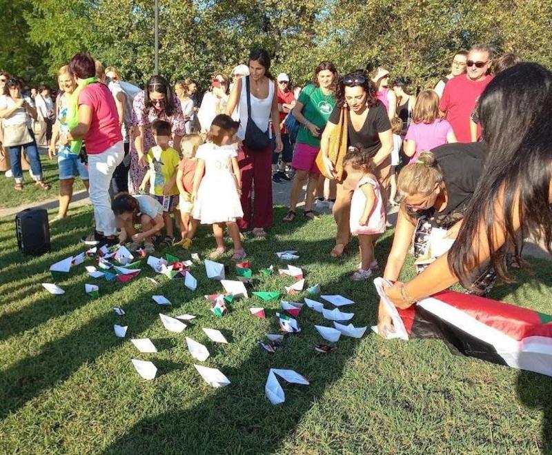 Guastalla, flash mob per la pace al lido Po