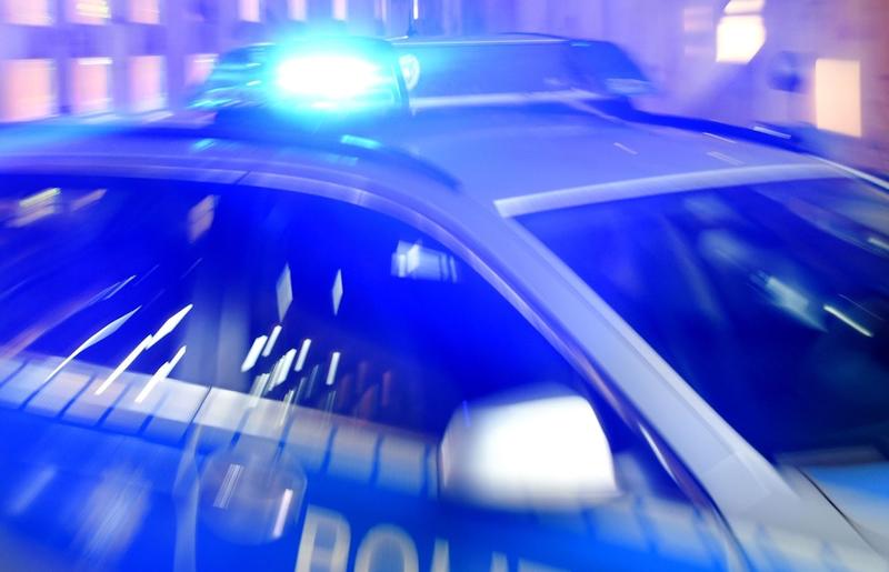 Polizist wird bei Einsatz wegen Randalierer mit Schusswaffe bedroht