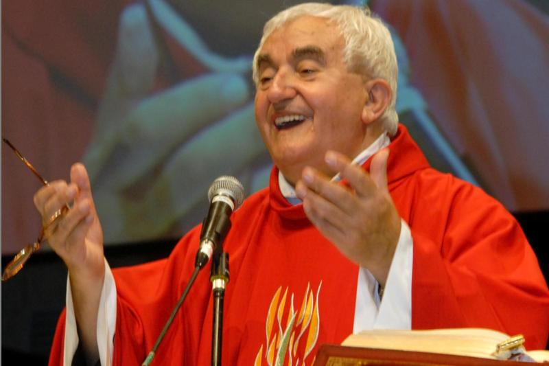 Cent'anni di don Oreste Benzi, le sue battaglie: la famiglia, i giovani, gli emarginati