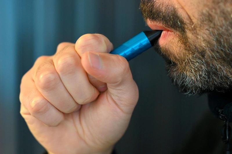 Gigantes do ecommerce exibem propaganda proibida de cigarros eletrônicos
